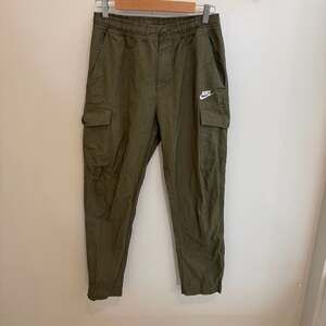 Nike Sportswear Men's Unlined Woven Utility Cargo Pants Olive Green